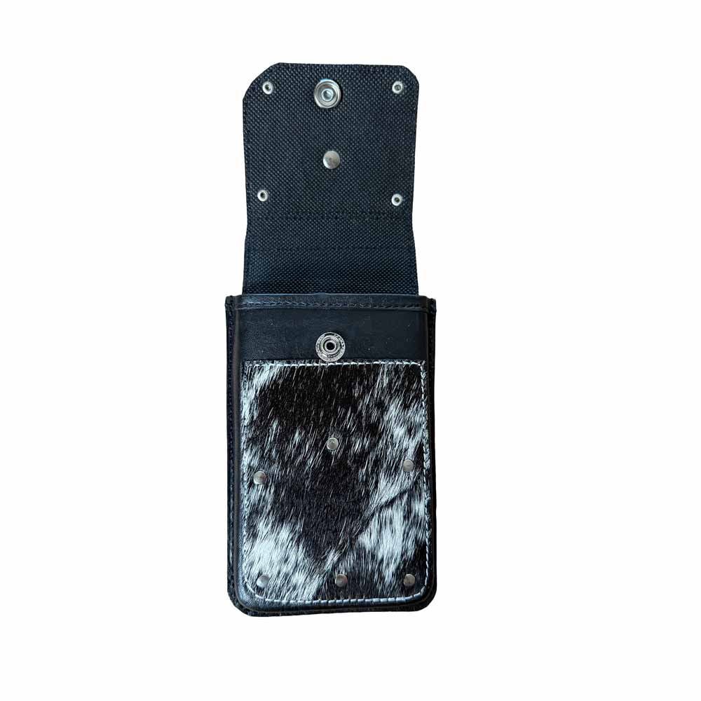 Funda de Piel Negra con Pelo de Res y Remaches