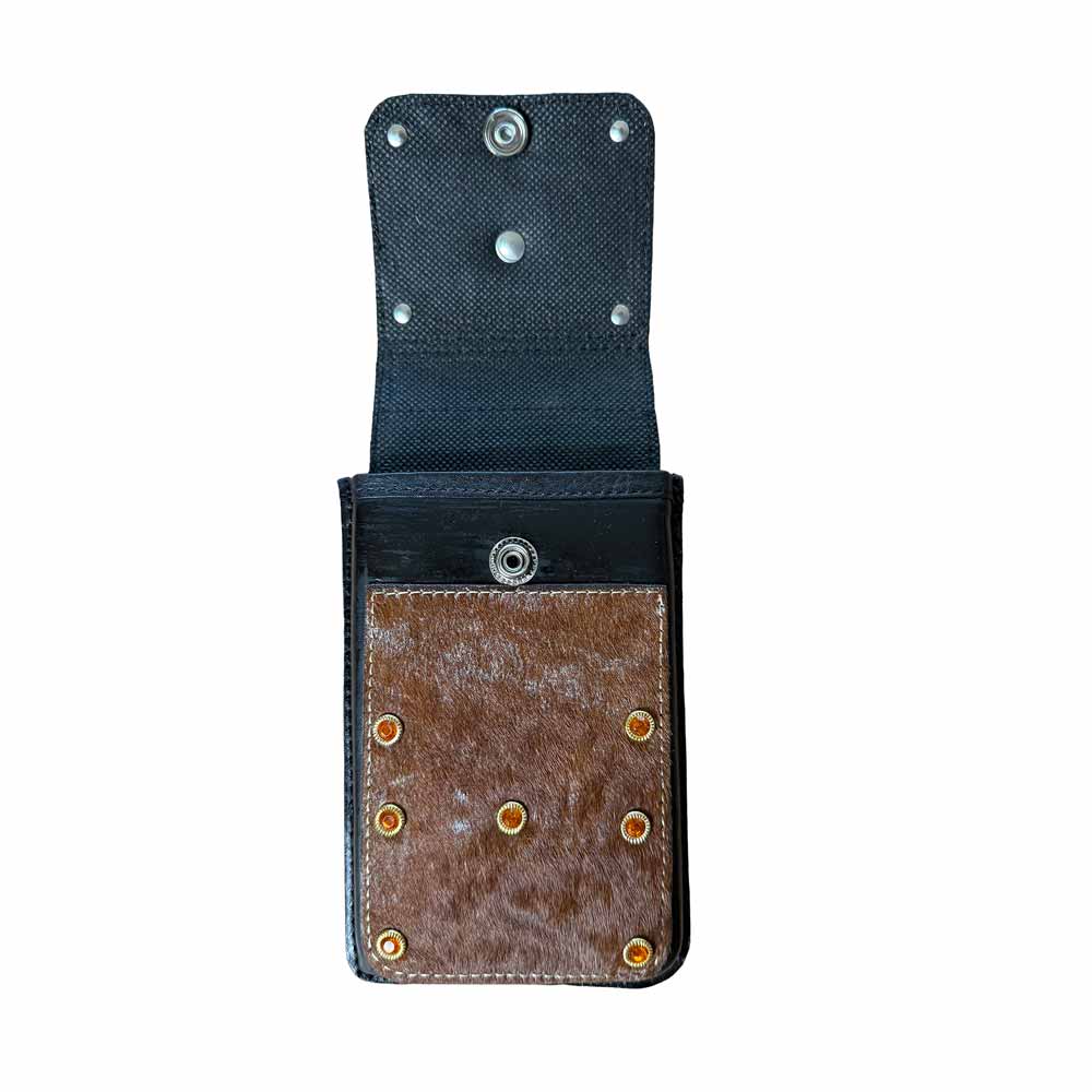 Funda de Piel Café con Pelo de Res y Remaches