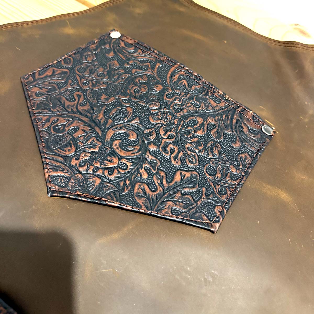 Mandil Parrillero "Flor Salvaje" 100% Piel