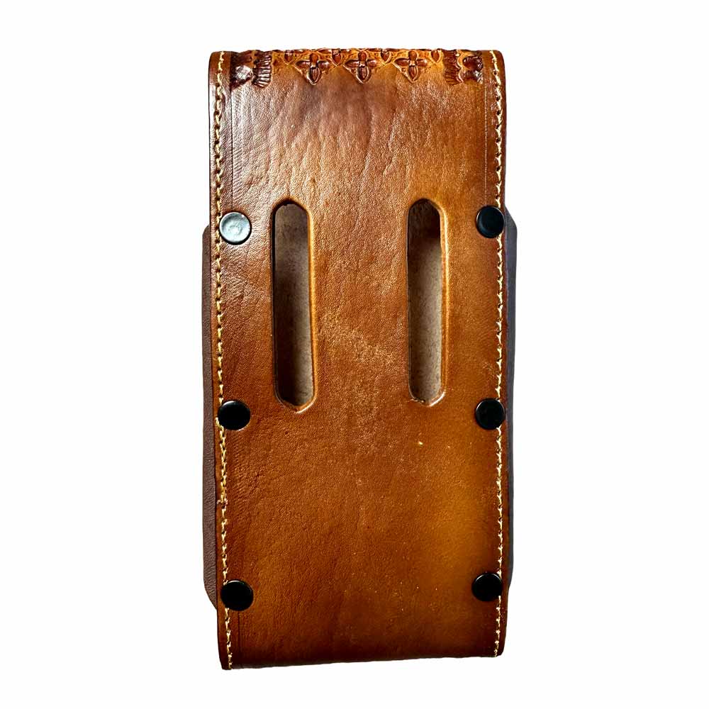 Funda para Celular con Porta Navaja Cincelada a Mano "Hat & Boots"